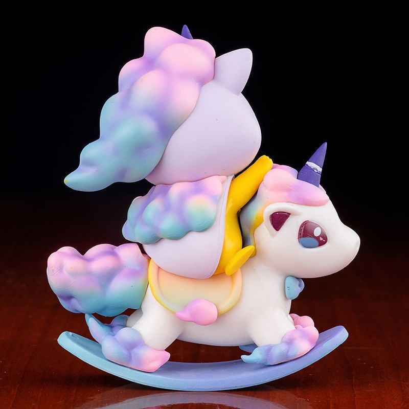 Figurine Pokemon Pikachu cheval à bascule