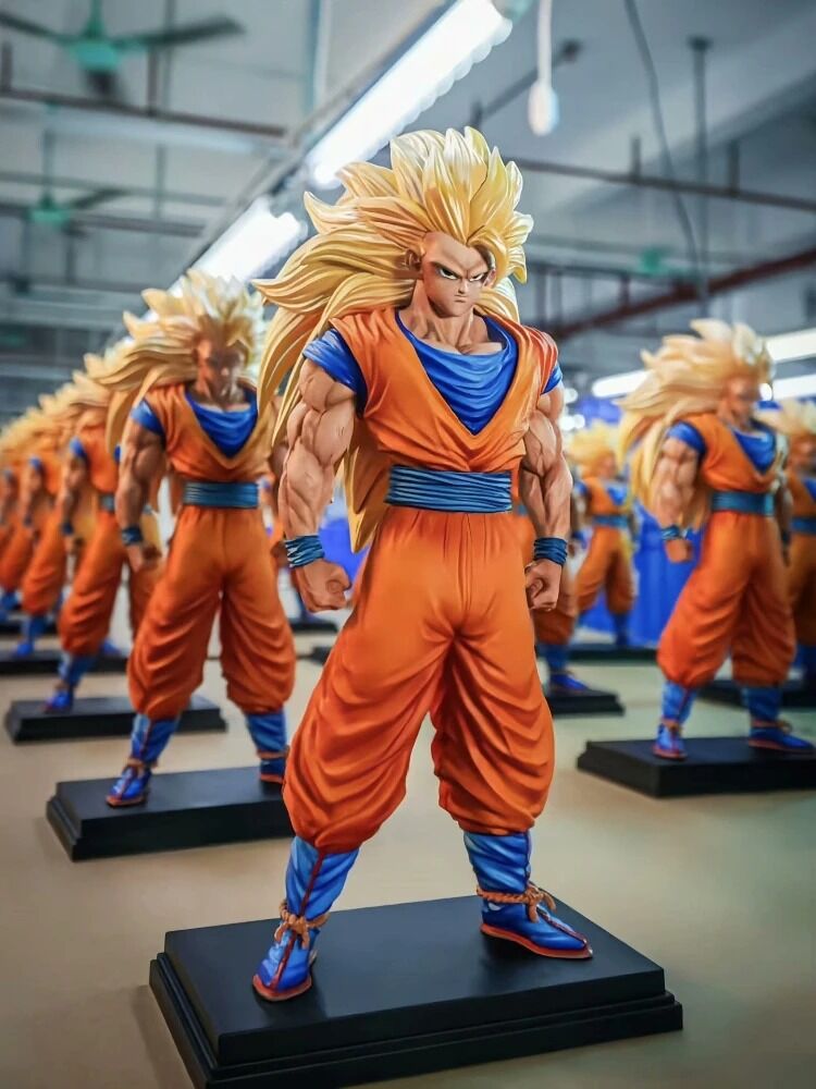 Figurine Goku Super Saiyan 3 – Dragon Ball Z – 34 cm – cheveux dorés longs, posture droite, finition réaliste