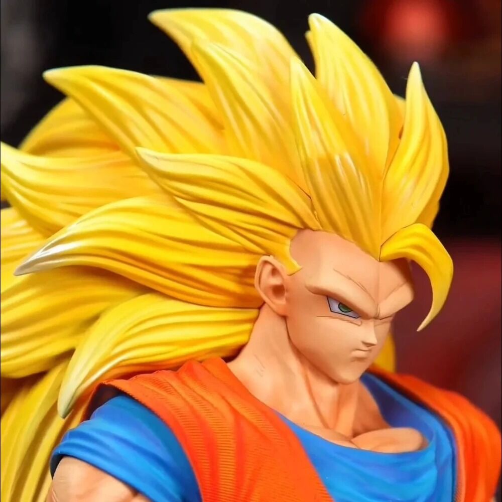 Figurine Goku Super Saiyan 3 – Dragon Ball Z – 34 cm – cheveux dorés longs, posture droite, finition réaliste