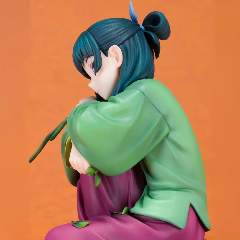 Figurine Maomao assise 12 cm avec tabouret – Figurine décorative anime – Image 4