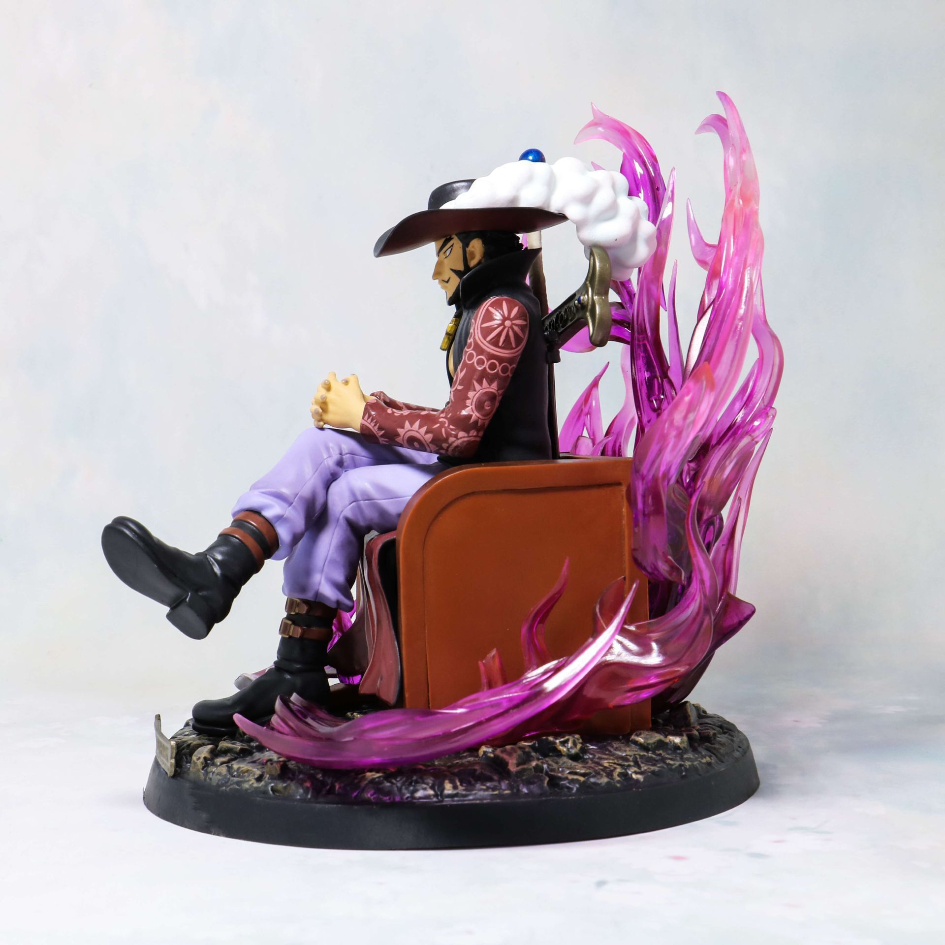 Figurine One Piece Dracule Mihawk