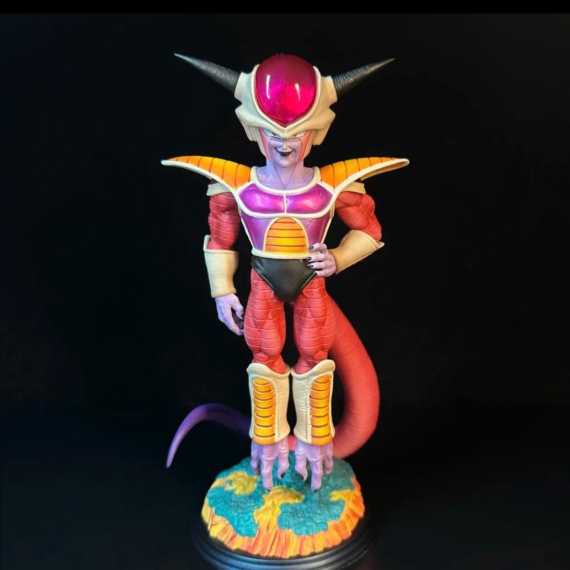 Figurine 2-en-1 de Freezer – Dragon Ball Z – forme finale – 17,5 cm debout ou 21 cm avec base Namek